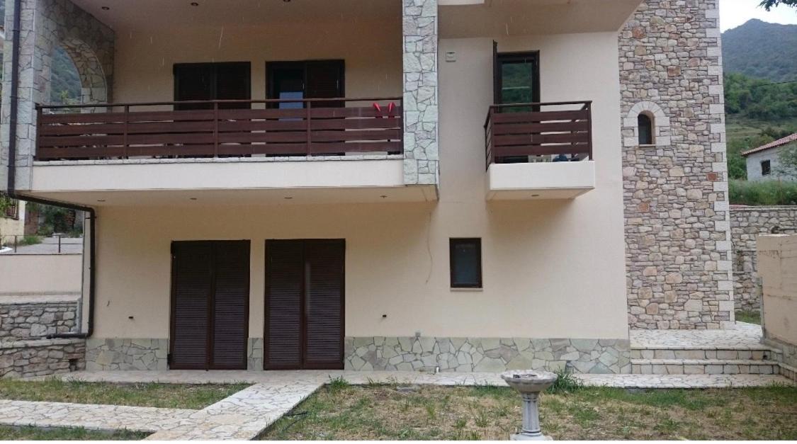 Villa Ria Kalavryta Luaran gambar